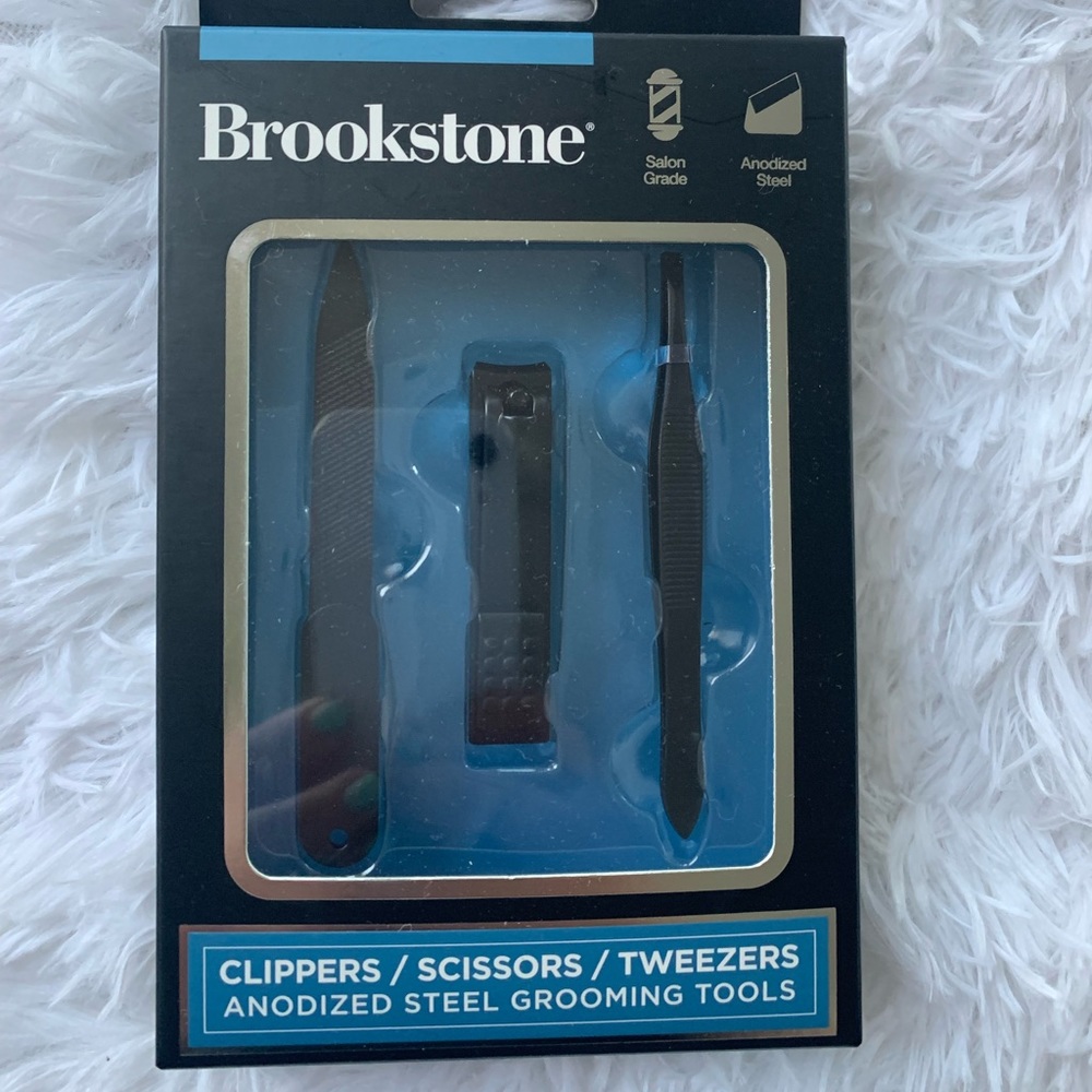 Brookstone mail grooming kit 👕💼